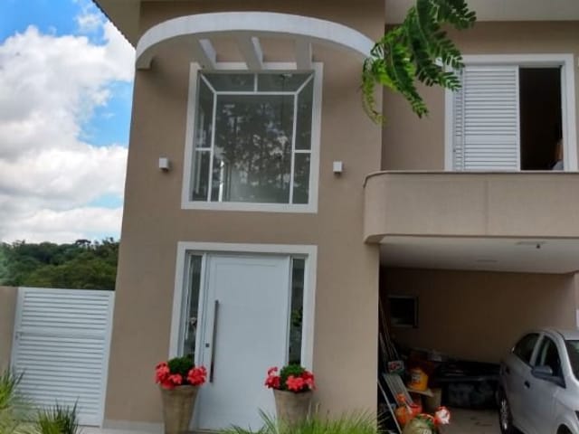 Sobrado com 360m² 3 quartos e 3 banheiros, à venda, no bairro Jardim Colibri em Cotia