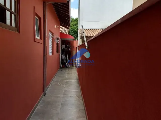 Sobrado com 250m² 6 quartos e 1 banheiro, à venda, no bairro Jardim das Indústrias em São José dos Campos
