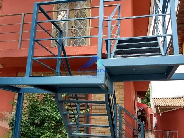 Sobrado com 250m² 6 quartos e 1 banheiro, à venda, no bairro Jardim das Indústrias em São José dos Campos