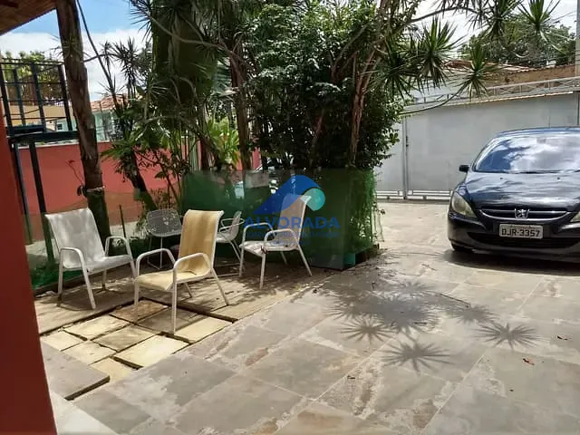 Sobrado com 250m² 6 quartos e 1 banheiro, à venda, no bairro Jardim das Indústrias em São José dos Campos