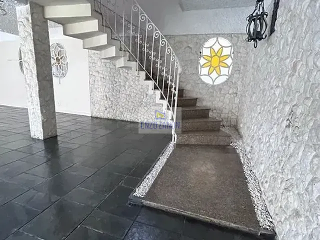 Sobrado com 630m² 4 quartos e 6 banheiros, para alugar, no bairro Vila Dusi em São Bernardo do Campo