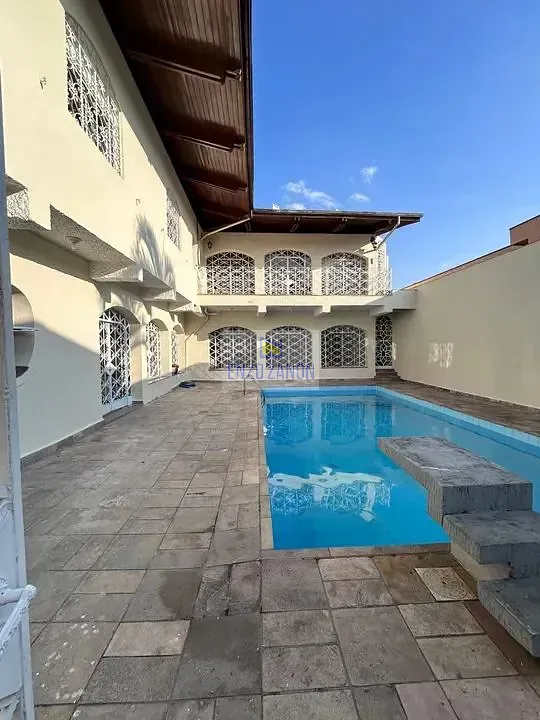 Sobrado, 4 quartos, 608 m² - Foto 1