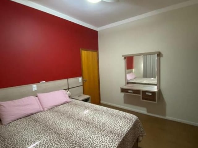 Foto do Sobrado - Sobrado com Piscina, 4 dormitórios à venda, 140 m² por R$ 899.000 - Villa Branca - Jacareí/SP | RUSSI IMÓVEIS