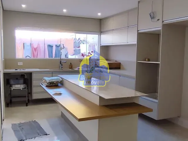 Sobrado com 250m² 4 quartos e 3 banheiros, à venda, no bairro Vila Engenho Novo em Barueri
