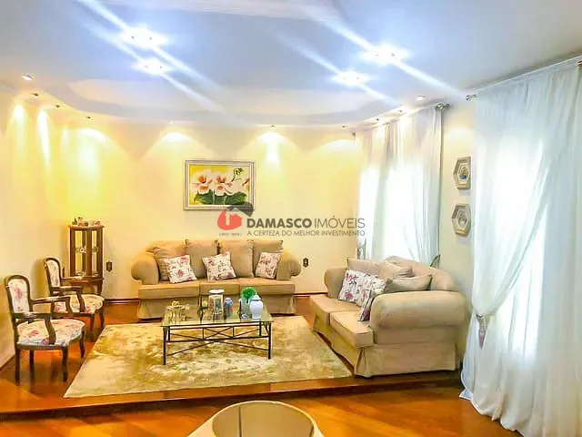 Sobrado com 350m² 5 quartos e 2 banheiros, à venda, no bairro Vila Sacadura Cabral em Santo André