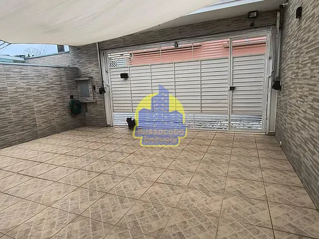 Sobrado com 250m² 3 quartos e 2 banheiros, à venda, no bairro Jardim D'Abril em Osasco