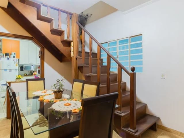Foto do Sobrado - Sobrado com 4 dormitórios à venda por R$ 640.000,00 - Conjunto Residencial Trinta e Um de Março - São José dos Campos/SP | RUSSI IMÓVEIS