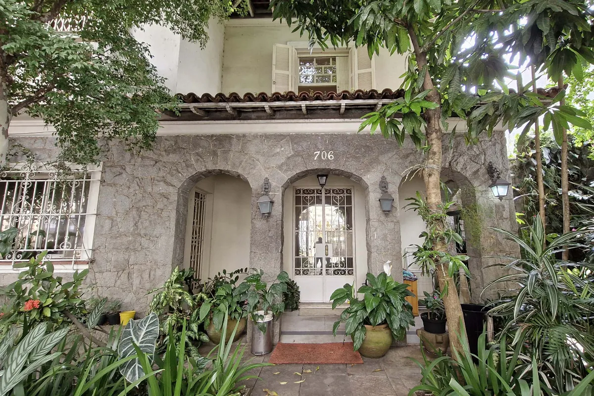 Sobrado para venda em Cambuci com 6 quartos, sendo 4 suítes, 473m²