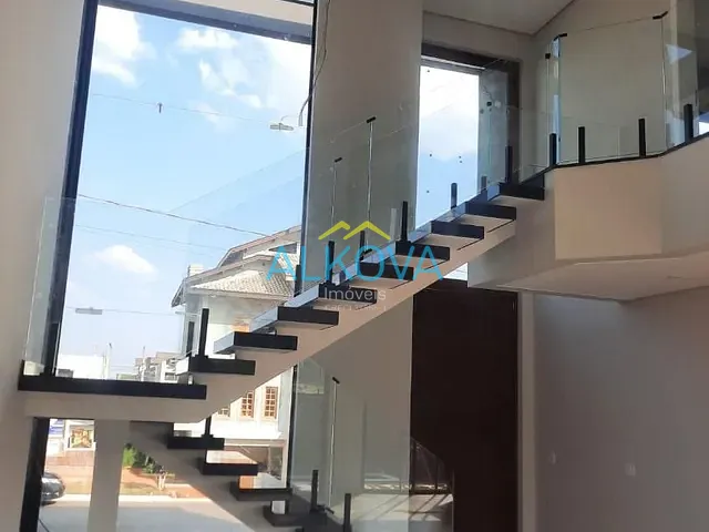 Sobrado com 250m² 3 quartos e 3 banheiros, à venda, no bairro Loteamento Floresta em São José dos Campos