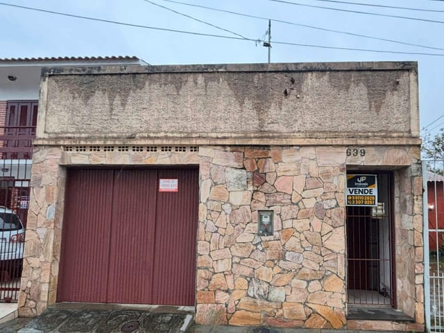 Casa 2 quartos e 2 banheiros, à venda, no bairro Centro em Pelotas