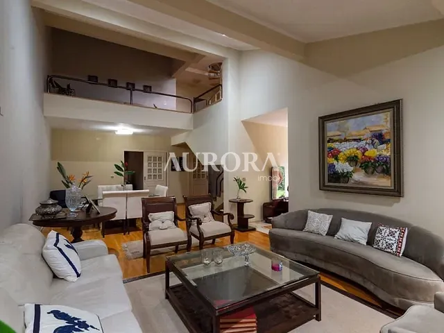 Sobrado com 600m² 4 quartos e 5 banheiros, à venda, no bairro Tucanos em Londrina