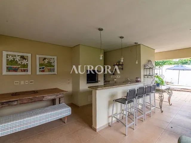 Sobrado com 600m² 4 quartos e 5 banheiros, à venda, no bairro Tucanos em Londrina