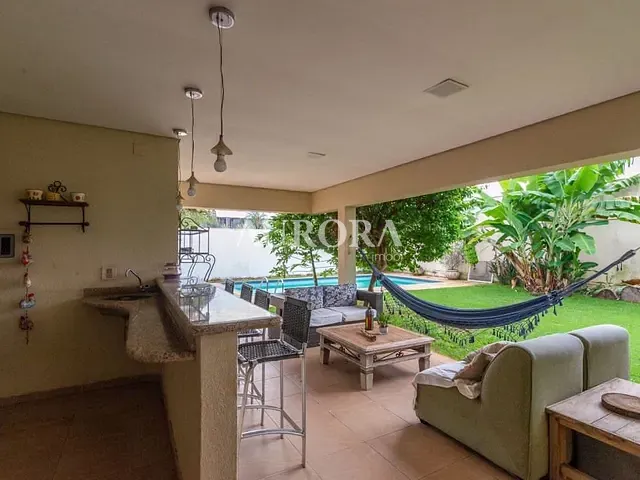 Sobrado com 600m² 4 quartos e 5 banheiros, à venda, no bairro Tucanos em Londrina