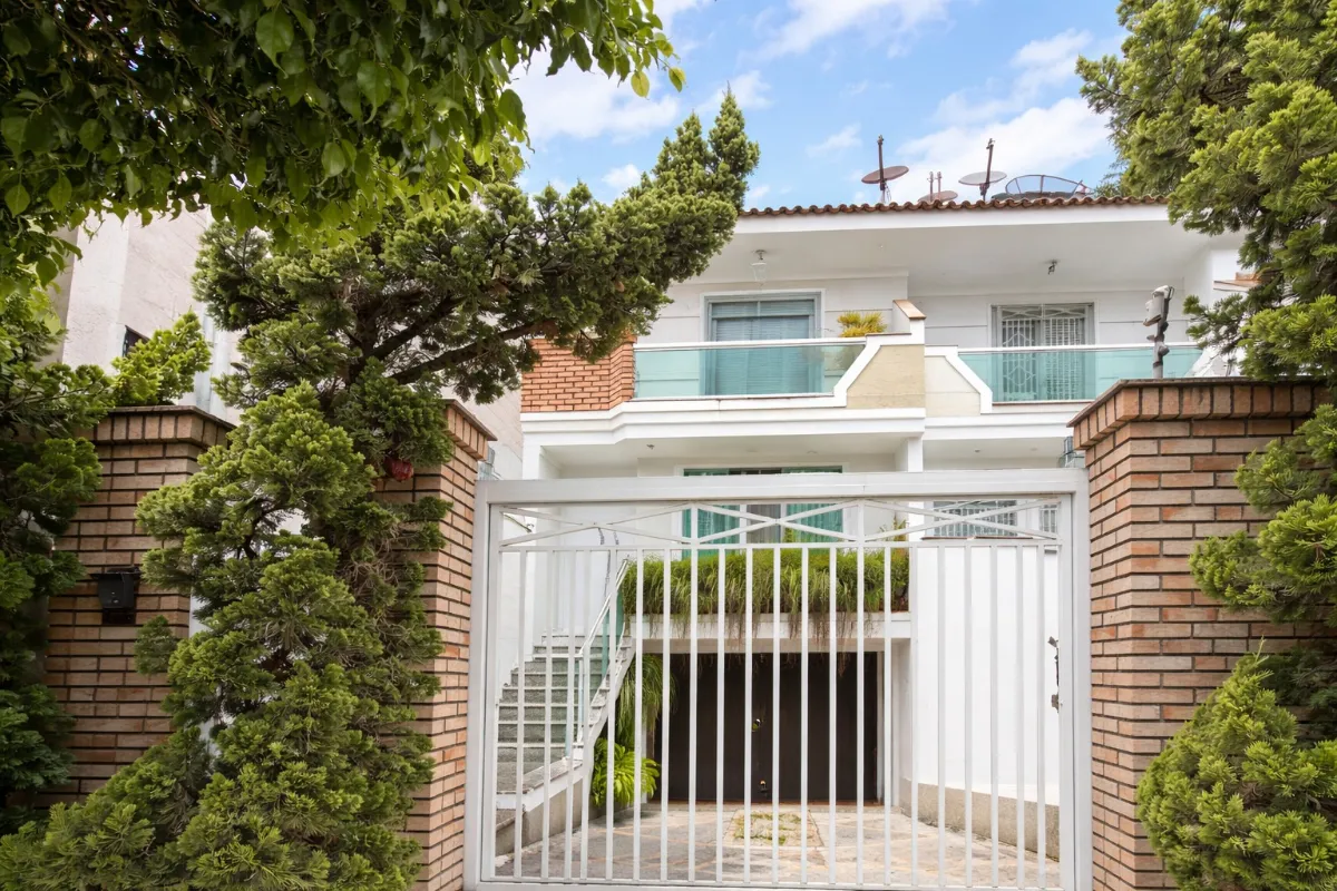 Sobrado para venda em Santana com 4 quartos, sendo 3 suítes, 230m²