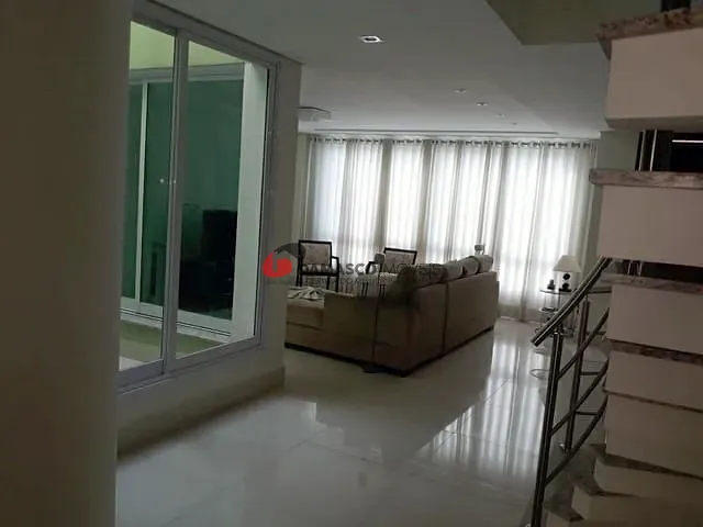 Sobrado com 203m², à venda, no bairro Olímpico em São Caetano do Sul
