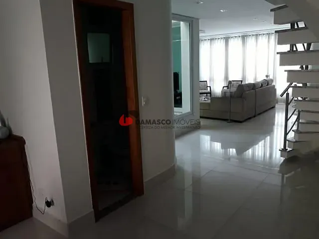 Sobrado com 203m², à venda, no bairro Olímpico em São Caetano do Sul