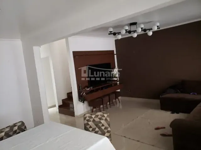 Sobrado com 190m² 3 quartos e 4 banheiros, à venda, no bairro Vila Santa Helena em Mogi das Cruzes