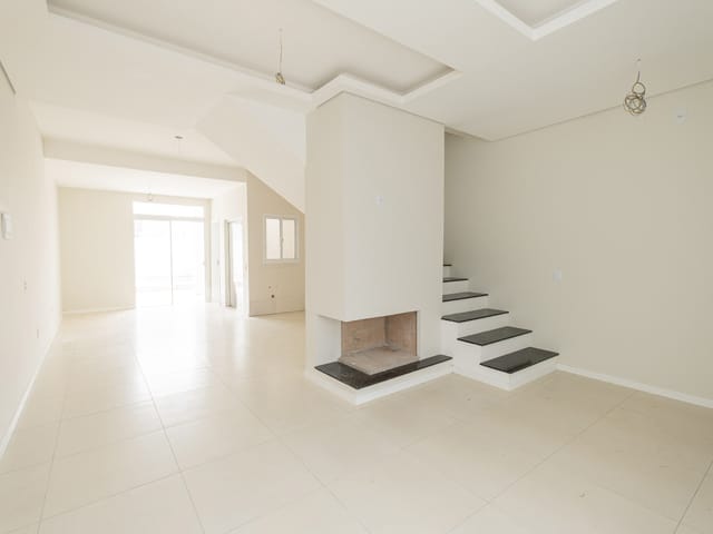 Casa com 125m² 3 quartos e 1 banheiro, à venda, no bairro Laranjal em Pelotas