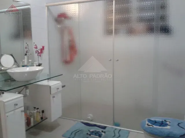 Sobrado 4 quartos e 1 banheiro, à venda, no bairro Jardim Guapituba em Mauá