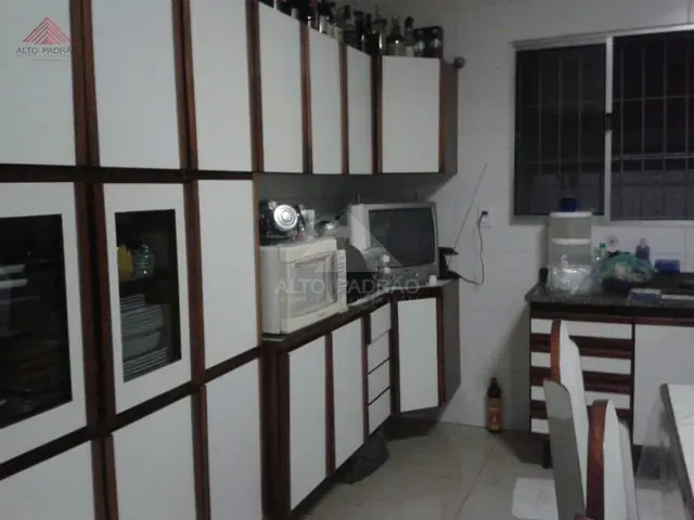 Sobrado 4 quartos e 1 banheiro, à venda, no bairro Jardim Guapituba em Mauá