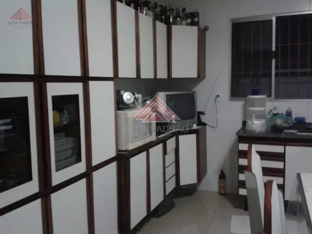Sobrado 4 quartos e 1 banheiro, à venda, no bairro Jardim Guapituba em Mauá