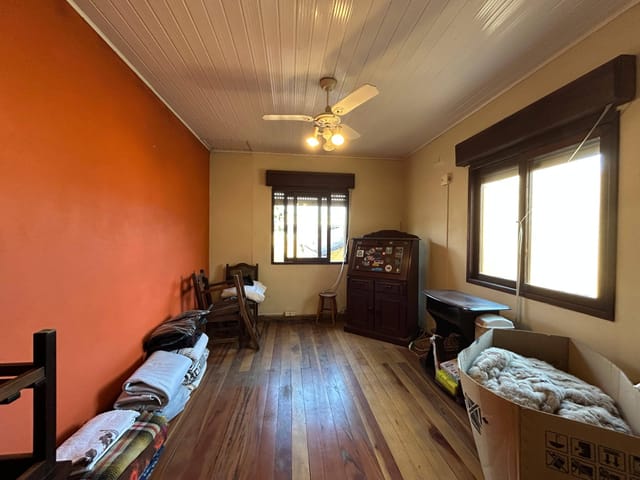 Casa com 281m² 4 quartos e 2 banheiros, à venda, no bairro Centro em Pelotas