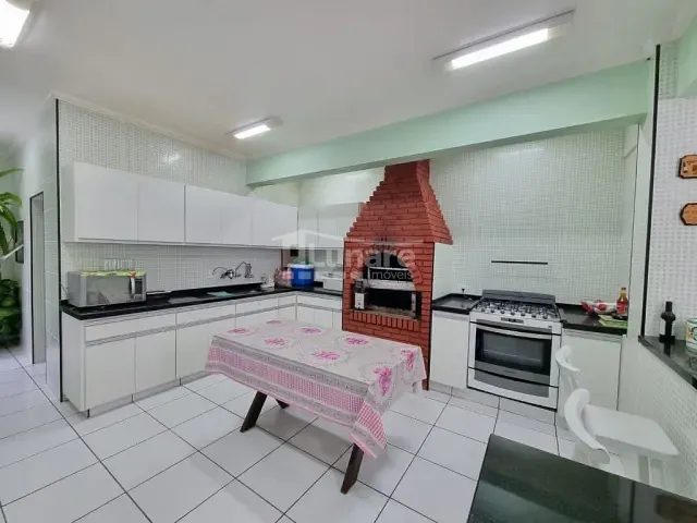 Sobrado com 608m² 4 quartos e 6 banheiros, à venda, no bairro Vila Nova Socorro em Mogi das Cruzes