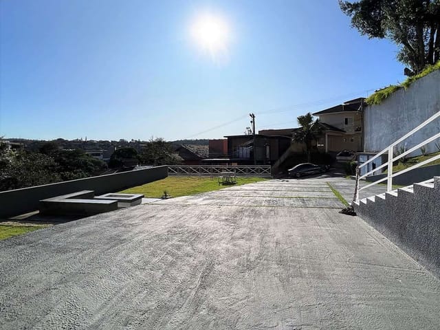 Sobrado com 1150m² 5 quartos e 5 banheiros, à venda, no bairro São Paulo II em Cotia