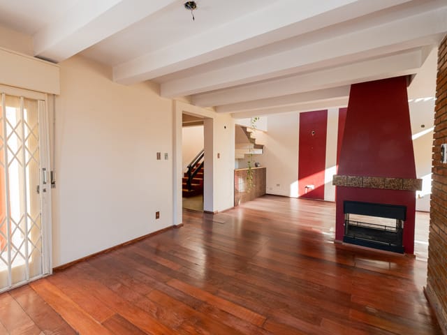 Casa com 450m² 3 quartos e 1 banheiro, à venda, no bairro Três Vendas em Pelotas