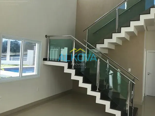 Sobrado com 750m² 5 quartos e 7 banheiros, à venda ou para alugar, no bairro Condomínio Residencial Jaguary em São José dos Campos