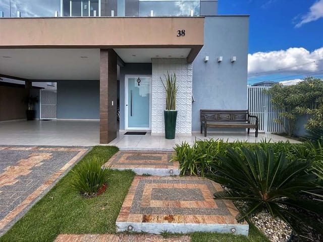Sobrado com 560m² 4 quartos e 6 banheiros, à venda, no bairro Parque Rincao em Cotia
