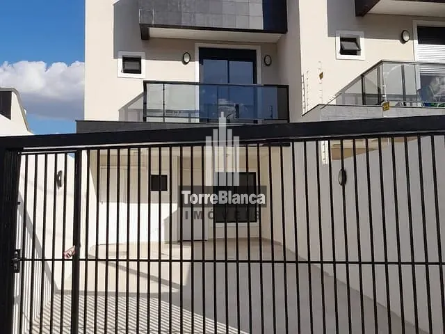 Sobrado com 138m² 3 quartos e 4 banheiros, à venda, no bairro Uvaranas em Ponta Grossa