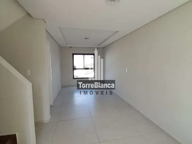 Sobrado com 138m² 3 quartos e 4 banheiros, à venda, no bairro Uvaranas em Ponta Grossa