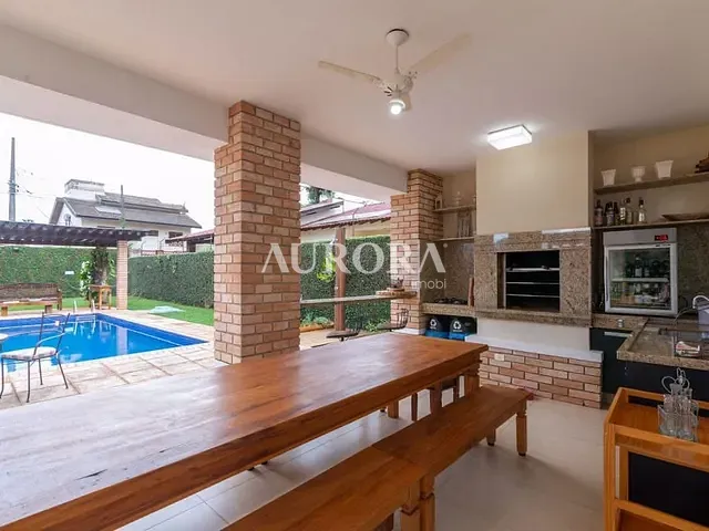 Sobrado com 641m² 4 quartos e 5 banheiros, à venda, no bairro Tucanos em Londrina