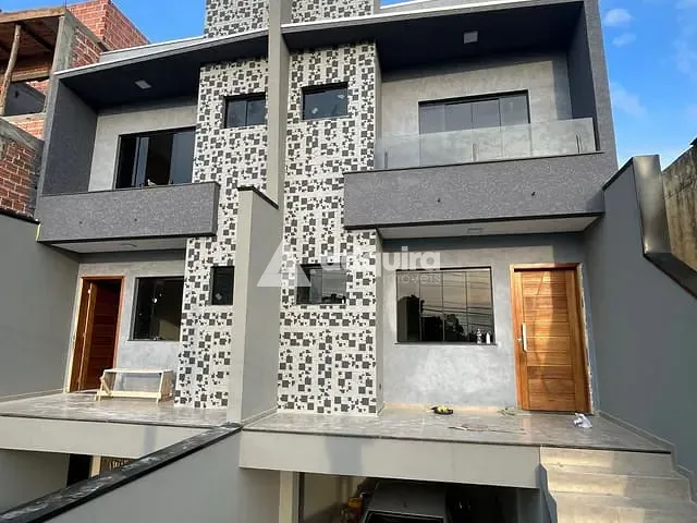 Sobrado com 156m² 3 quartos e 2 banheiros, à venda, no bairro Uvaranas em Ponta Grossa