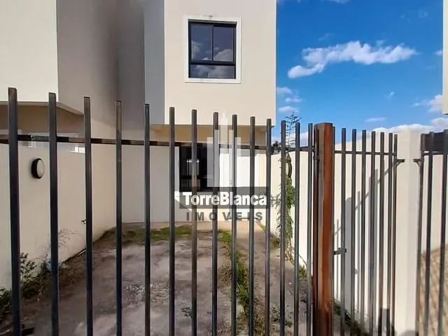 Sobrado com 66m² 3 quartos e 2 banheiros, à venda, no bairro Uvaranas em Ponta Grossa