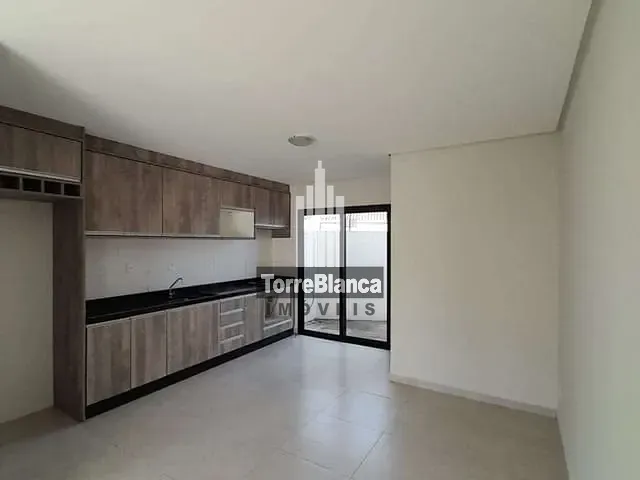 Sobrado com 66m² 3 quartos e 2 banheiros, à venda, no bairro Uvaranas em Ponta Grossa