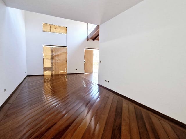 Foto do Sobrado - Sobrado para venda em Tremembé com 4 quartos, sendo 2 suítes , 473m² | Lares e Andares Imóveis