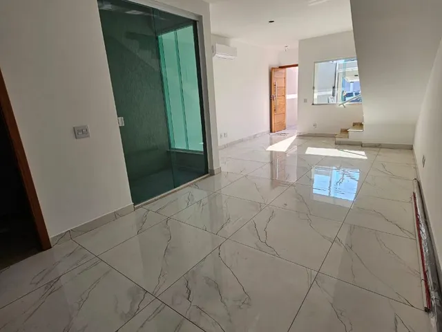 Foto do Sobrado - ** MARAVILHOSO SOBRADO 140m² POSSUI 3 SUÍTES E 2 VAGAS ** | Rocha Marqueze Imóveis