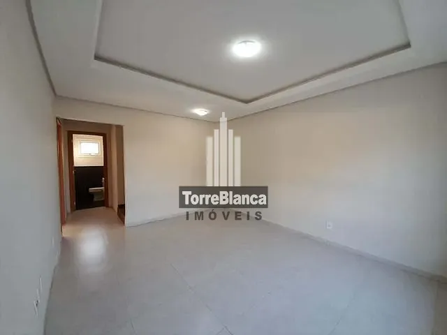 Sobrado com 102m² 3 quartos e 2 banheiros, à venda, no bairro Uvaranas em Ponta Grossa