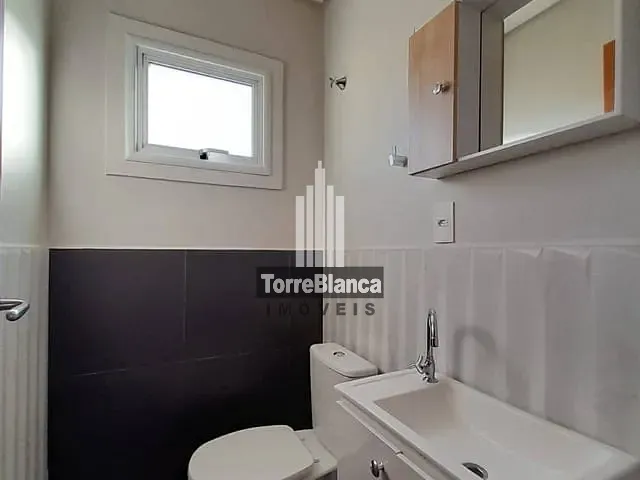 Sobrado com 102m² 3 quartos e 2 banheiros, à venda, no bairro Uvaranas em Ponta Grossa