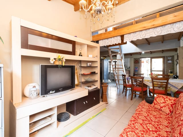 Casa com 300m² 3 quartos e 1 banheiro, à venda, no bairro Laranjal em Pelotas