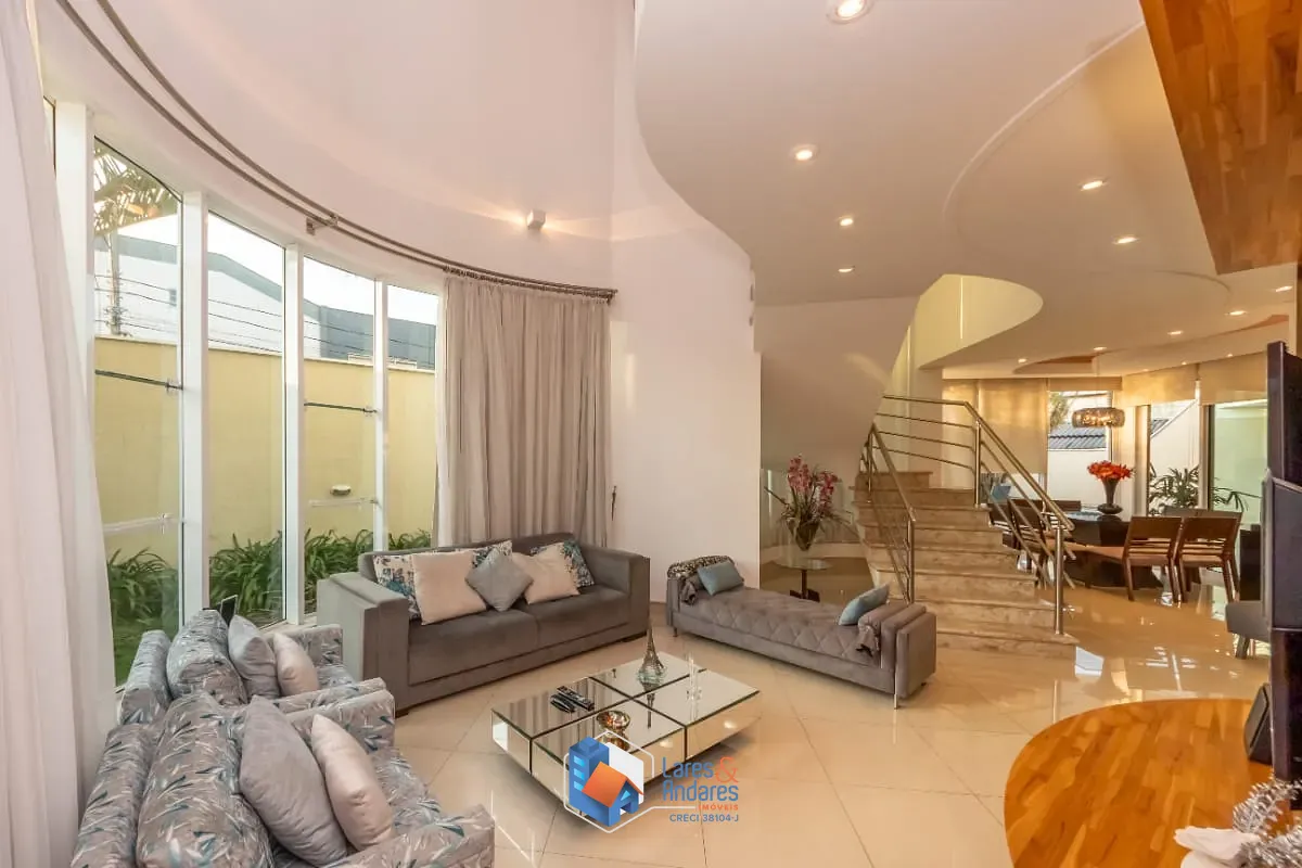 Sobrado, 3 quartos, 672 m² - Foto 1