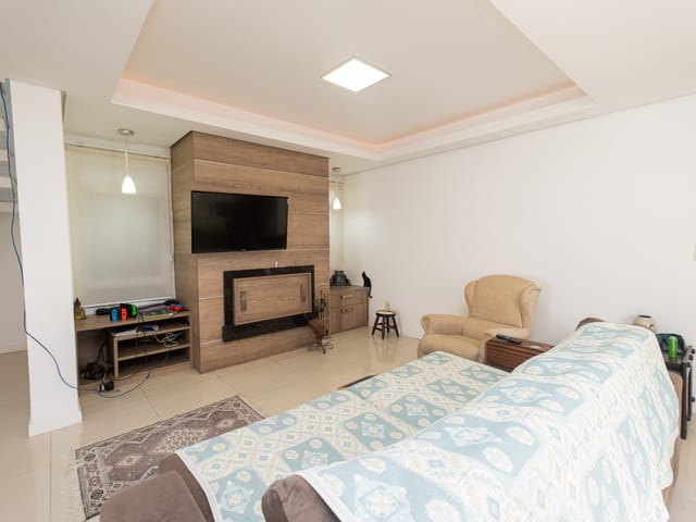 Casa com 360m² 4 quartos e 4 banheiros, à venda, no bairro Três Vendas em Pelotas