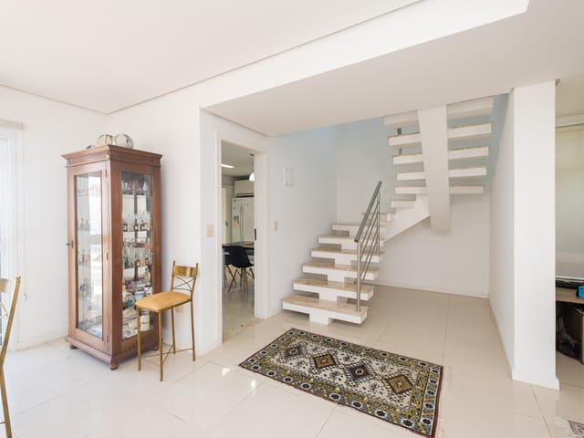 Casa com 360m² 4 quartos e 4 banheiros, à venda, no bairro Três Vendas em Pelotas