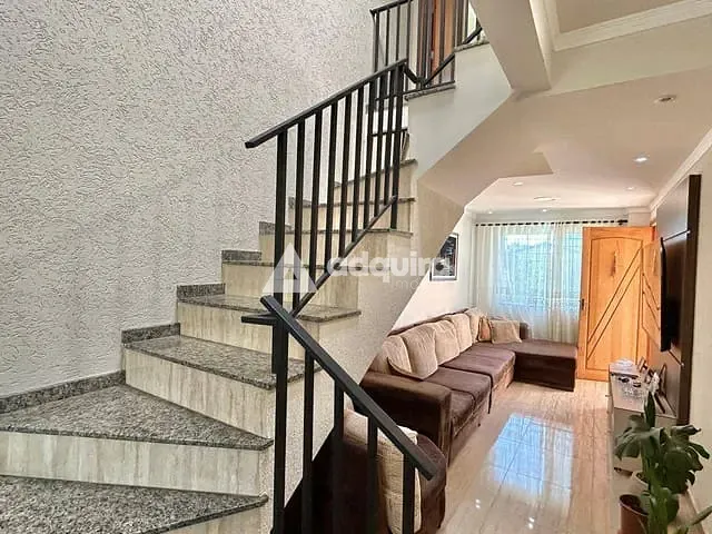 Sobrado com 113m² 3 quartos e 2 banheiros, à venda, no bairro Uvaranas em Ponta Grossa