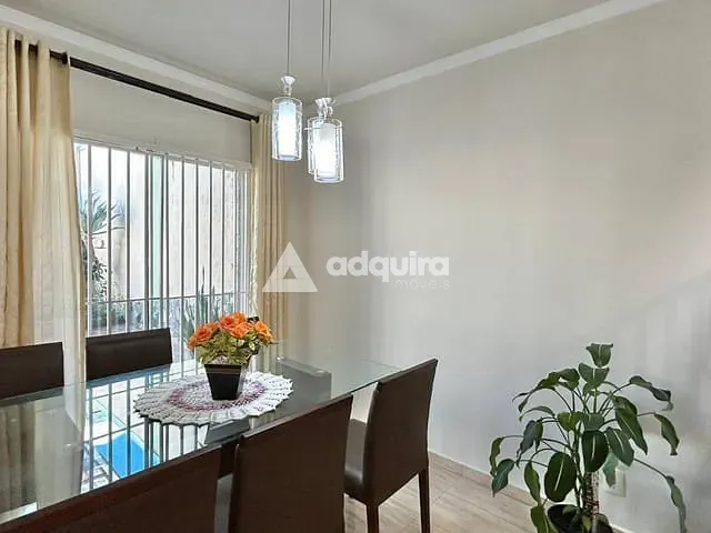 Sobrado com 113m² 3 quartos e 2 banheiros, à venda, no bairro Uvaranas em Ponta Grossa