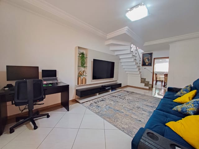 Foto do Sobrado - Sobrado para venda em Assunção com 3 quartos, sendo 1 suíte, 216m² | Lares e Andares Imóveis