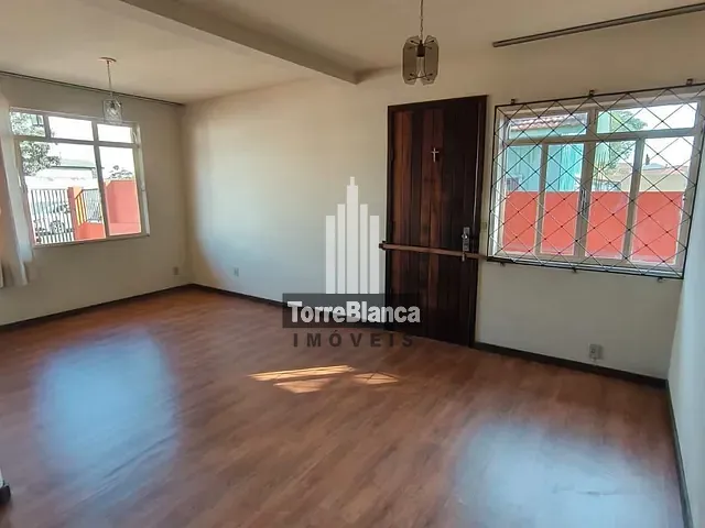 Sobrado com 350m² 3 quartos e 4 banheiros, à venda, no bairro Órfãs em Ponta Grossa