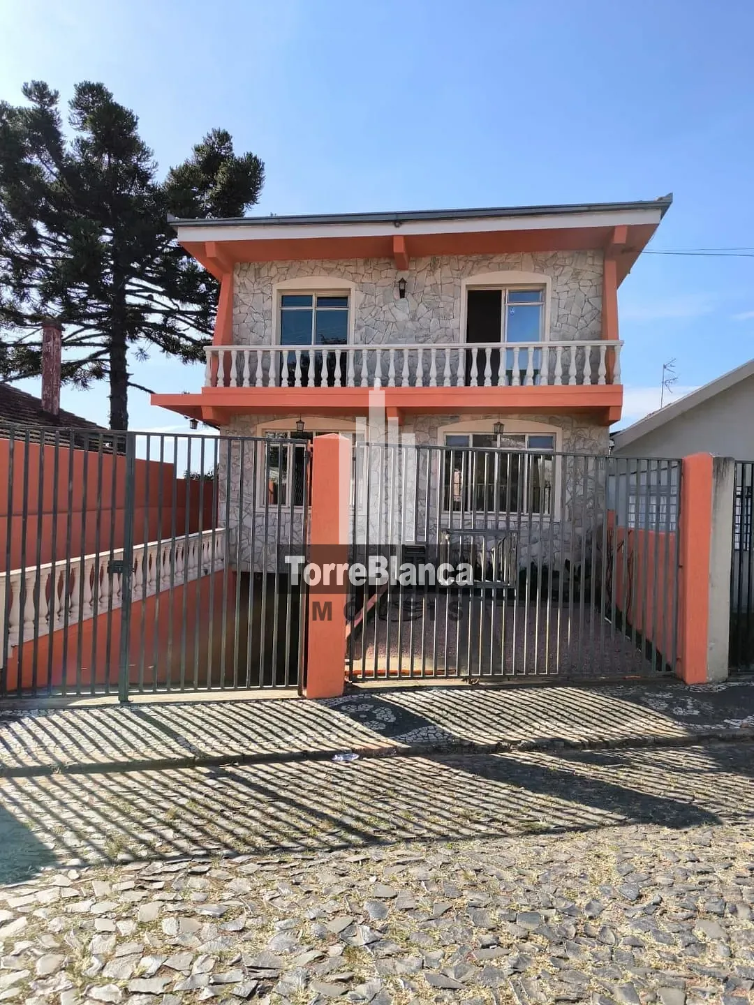 Sobrado, 3 quartos, 240 m² - Foto 1